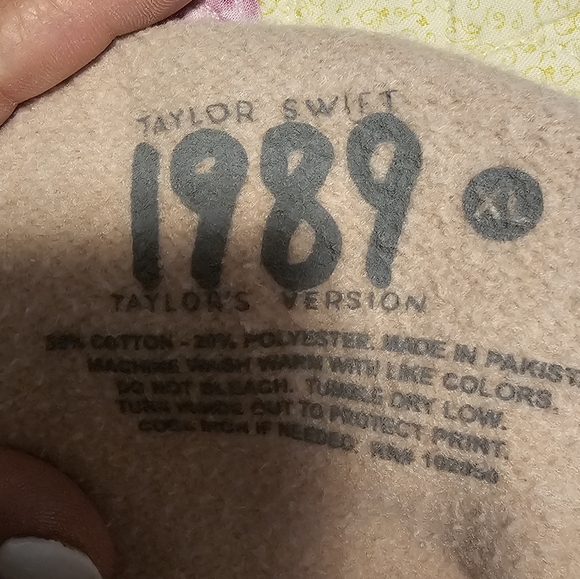 Taylor Swift Pink Joggers - Picture 5 of 5